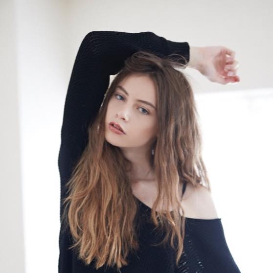 Conheça Jordan Mcewen, a modelo de rosto de Claire Redfield - REVIL
